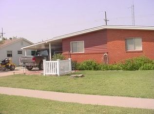 1112 Willow Rd, Pampa, TX 79065