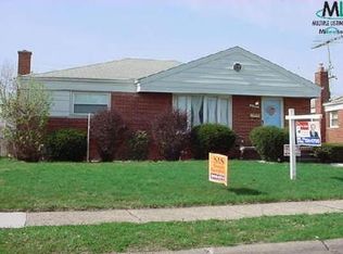 18340 Ash St, Eastpointe, MI 48021