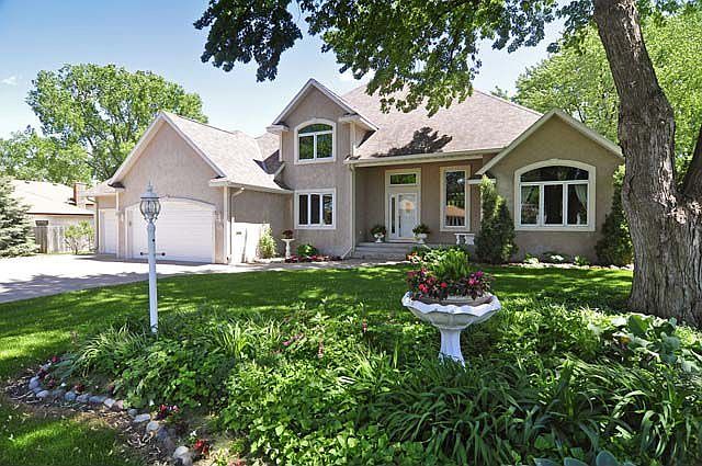 Awesome 2 Story!