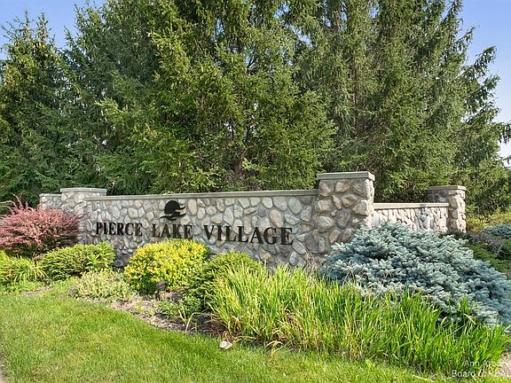 2nd image of 120 Willow Ct #20