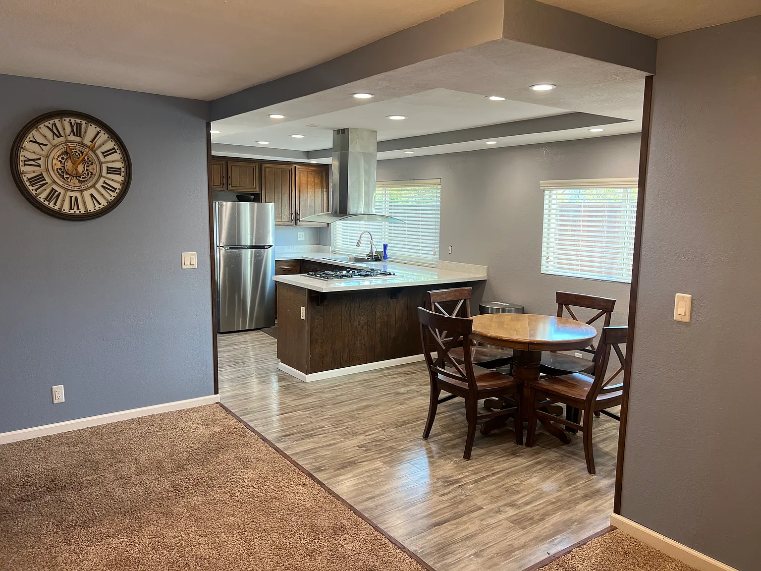 9 bed, 3800 sqft, $1,100 — Photo 4