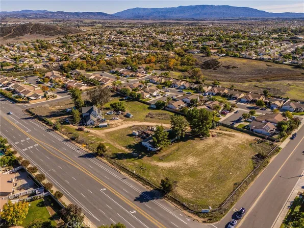 36562 Van Gaale Ln, Winchester, CA 92596