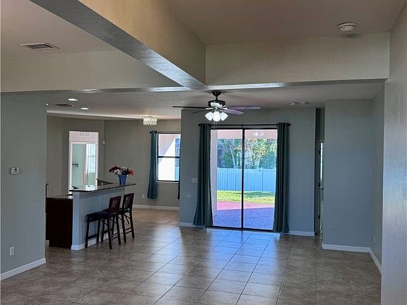 4th image of 2322 SW 27th St