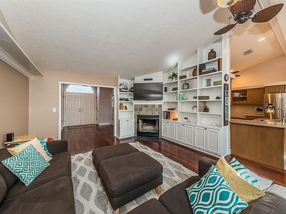 5th image of 2897 Oakridge Ct