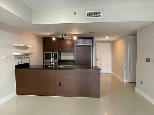 475 Brickell Ave Photo 1