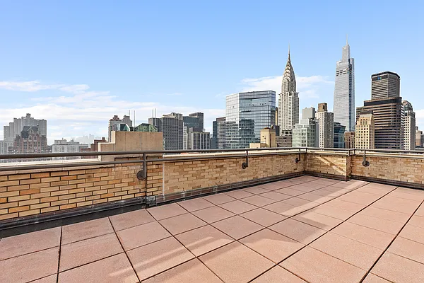 Sold by Compass | media 10