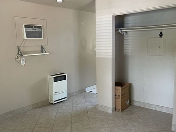 4th image of 737 Leland Ct #C