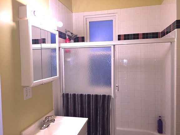 3rd image of 3718 W Diversey Ave