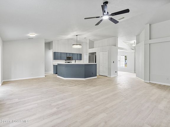 5th image of 2744 Tolman Ave SE