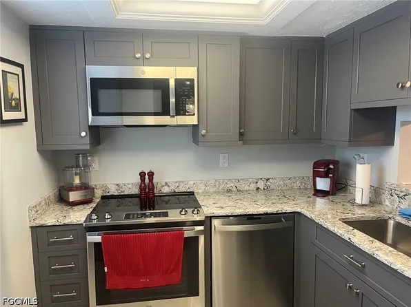 1580 Pine Valley Dr APT 305, Fort Myers, FL 33907