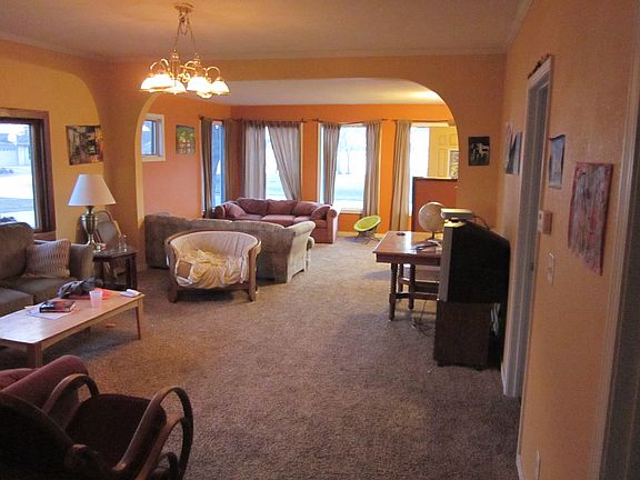 2nd image of 1105 Lakeside Ave