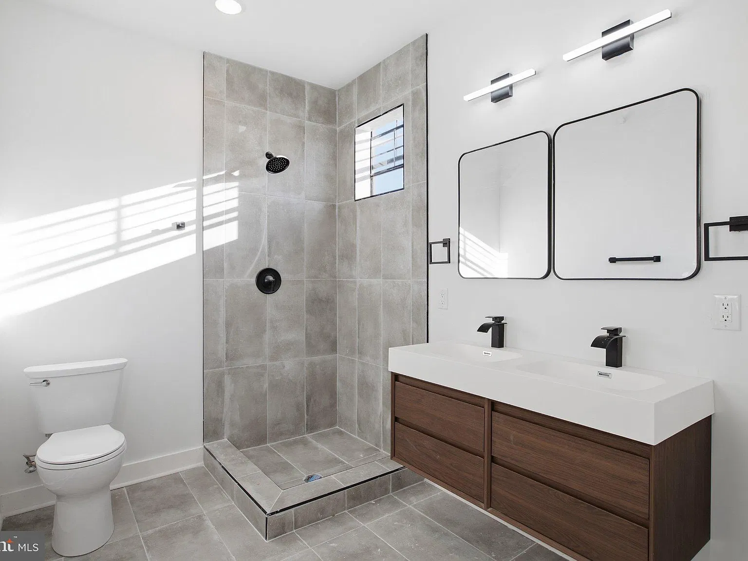 4 bed, 3.0 bath, $2,500 — Photo 3