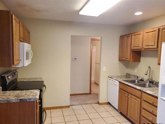 2nd image of 2436 Holdrege St #2