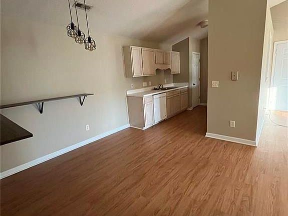 4th image of 7135 W Friendly Ave APT G