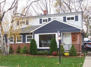 22906 Carolina St, Saint Clair Shores, MI 48080