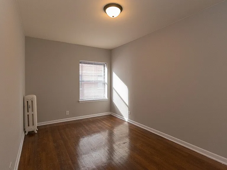 5748 N Winthrop Ave #203 — Photo 16