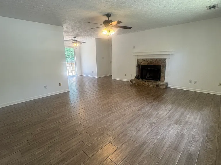 105 Fox Trail Pl — Photo 5