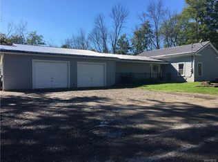 1926 Braley Rd, Ransomville, NY 14131