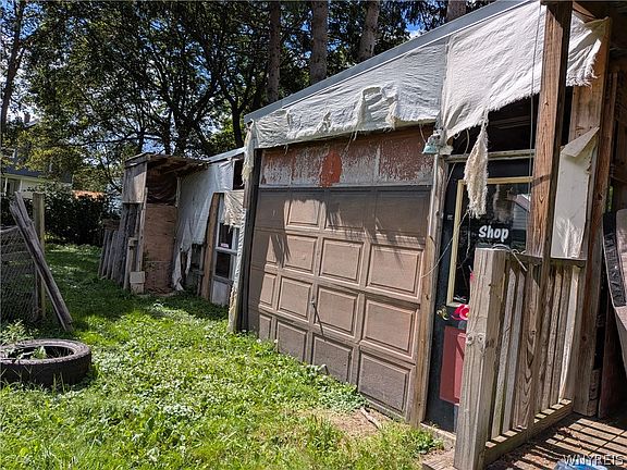 4th image of 730 Bishop St
