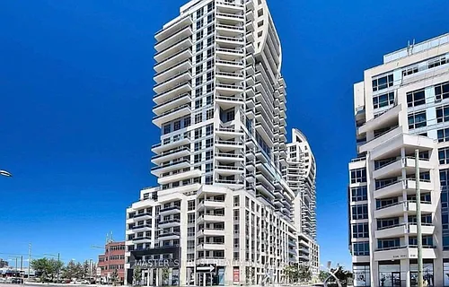 9201 Yonge St Photo 1