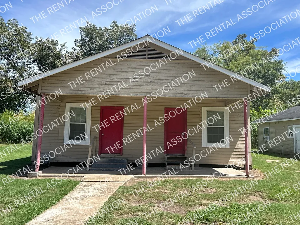 2605 Lee Ave