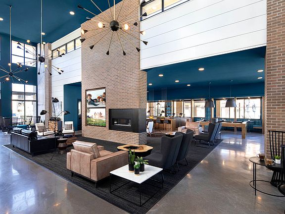 Chic Clubhouse