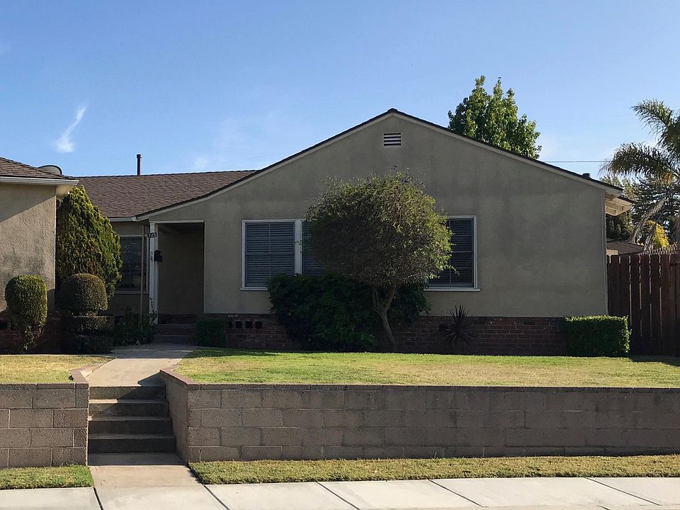1st image of 725 Pine Dr