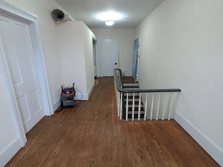 112 Maifield Ave #B — Photo 3