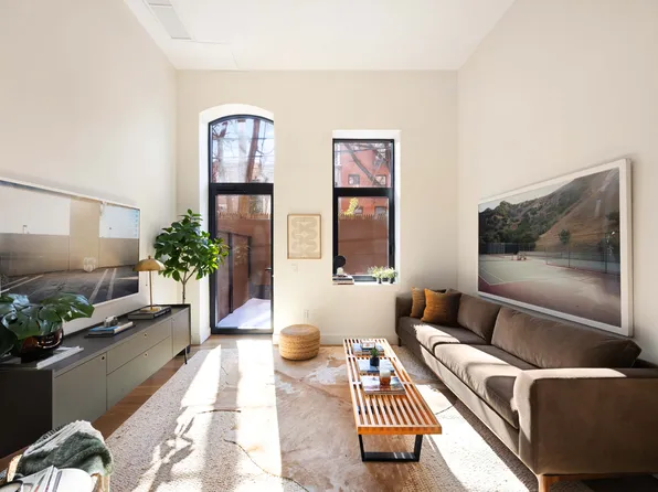 10 Quincy Street image 1 of 17