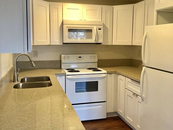 4th image of 6974 Appian Dr