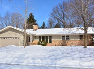 1034 Oxford Rd, Waukesha, WI 53186