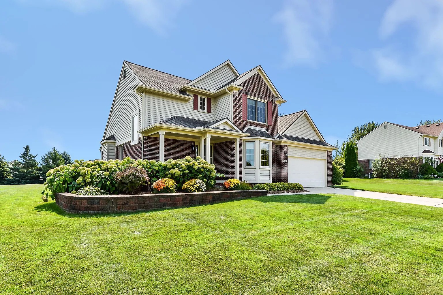 9135 Meadow View Ln photo 1