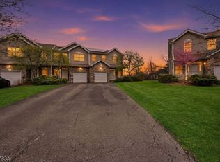 67 Rhyan Dr, Parsippany, NJ