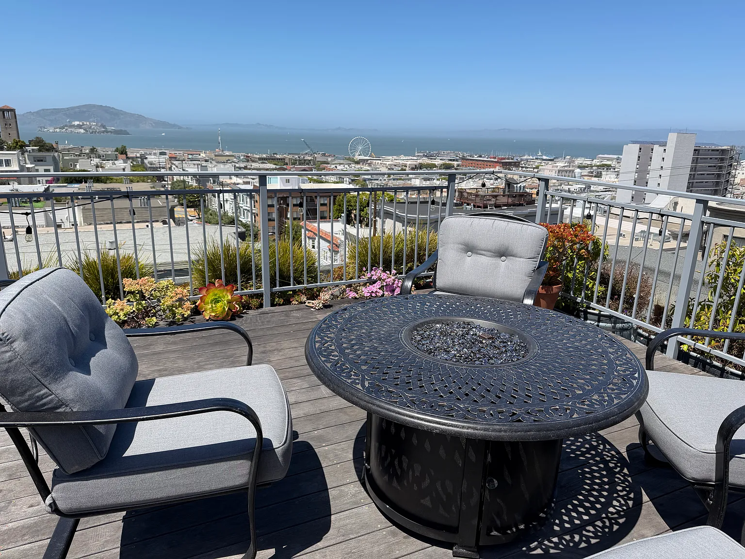 1 bed, 1.5 bath, 900 sqft, $9,500 — Photo 2
