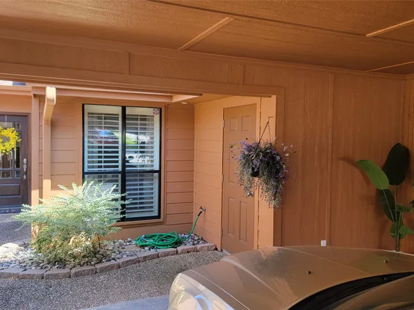 35 Village Green Ct, Denison, TX 75020