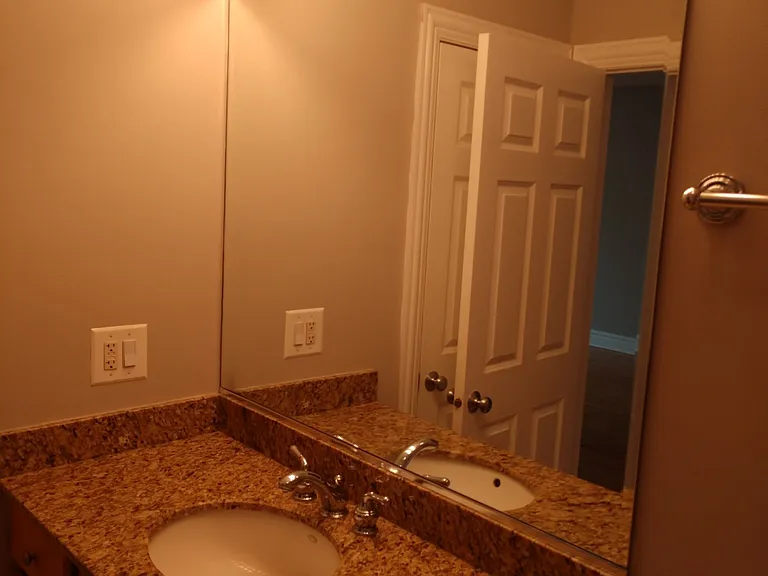 817 Chicago Ave #1 — Photo 22