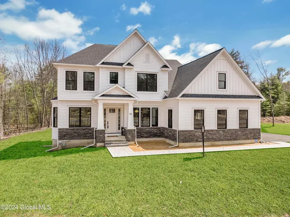 27 Cannon Royal Drive, Saratoga Springs, NY 12866