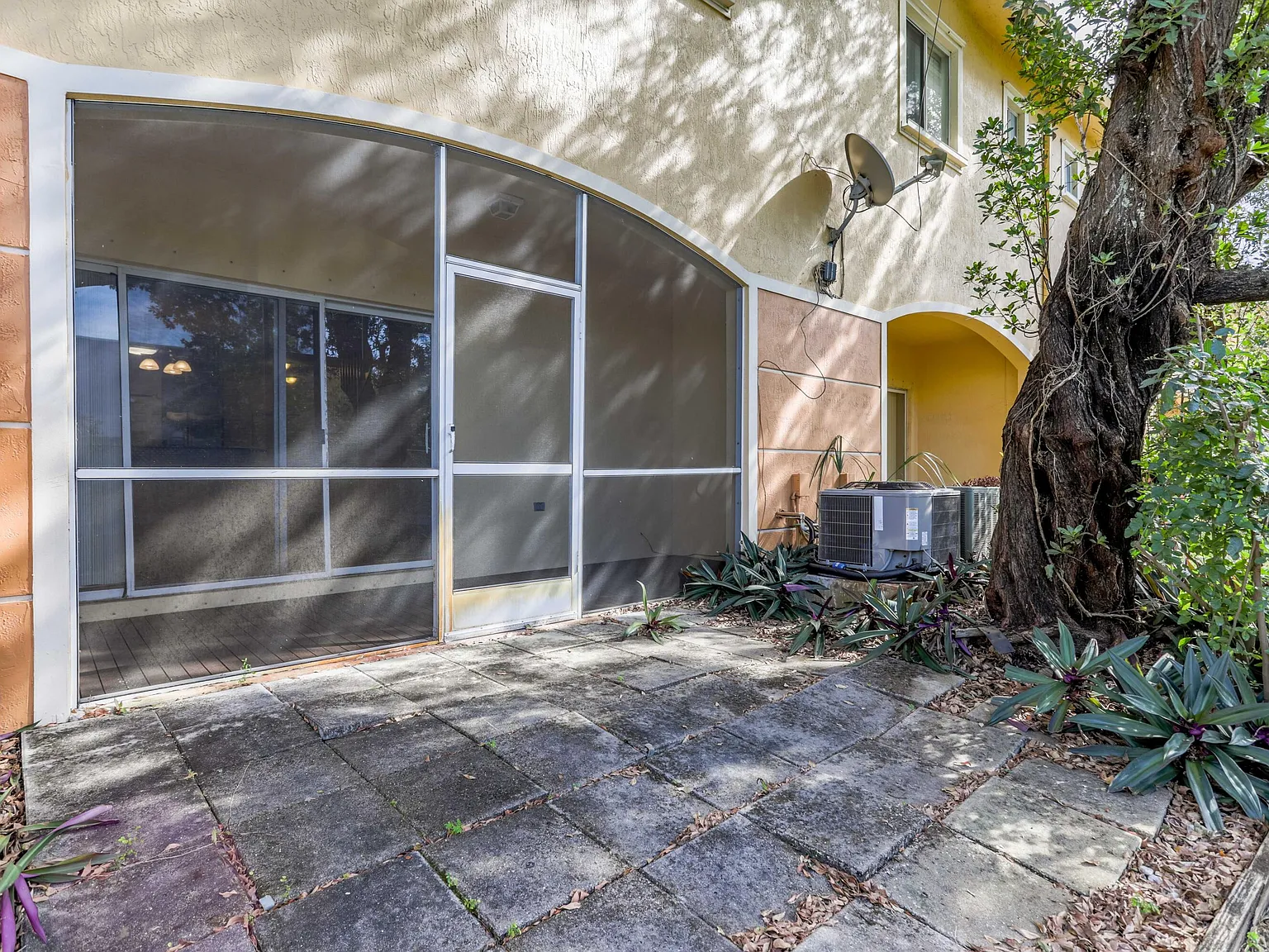 3 bed, 2.5 bath, 1428 sqft, $2,750 — Photo 3
