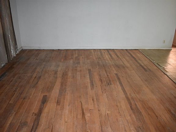 5th image of 1000 Posey Ln