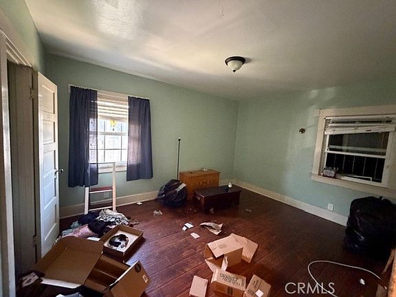 4th image of 1417 W 50th St