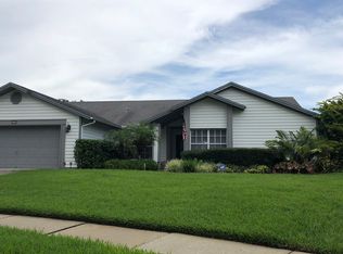 2806 Falling Leaves Dr, Valrico, FL 33596