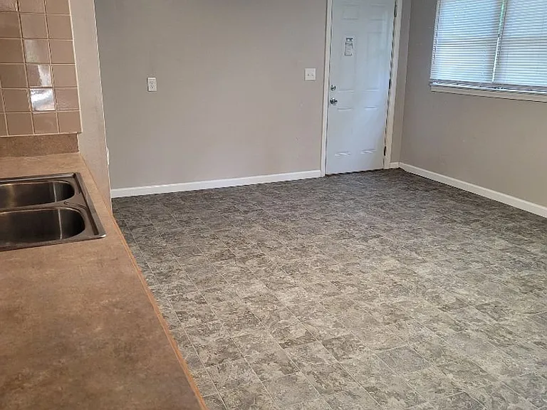 N 3rd Duplex — Photo 11