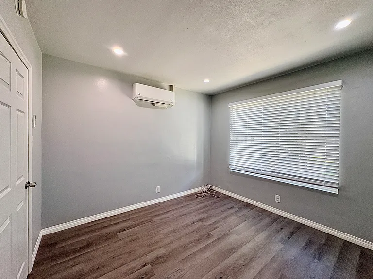 1062 N Huntington Blvd #4 — Photo 7