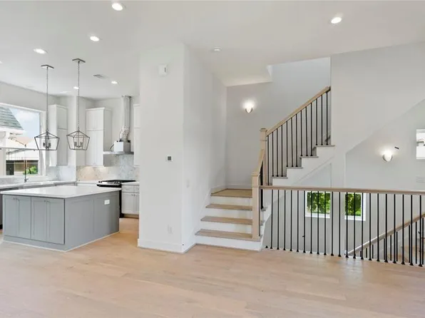 4621 Maxie St, Houston, TX 77007