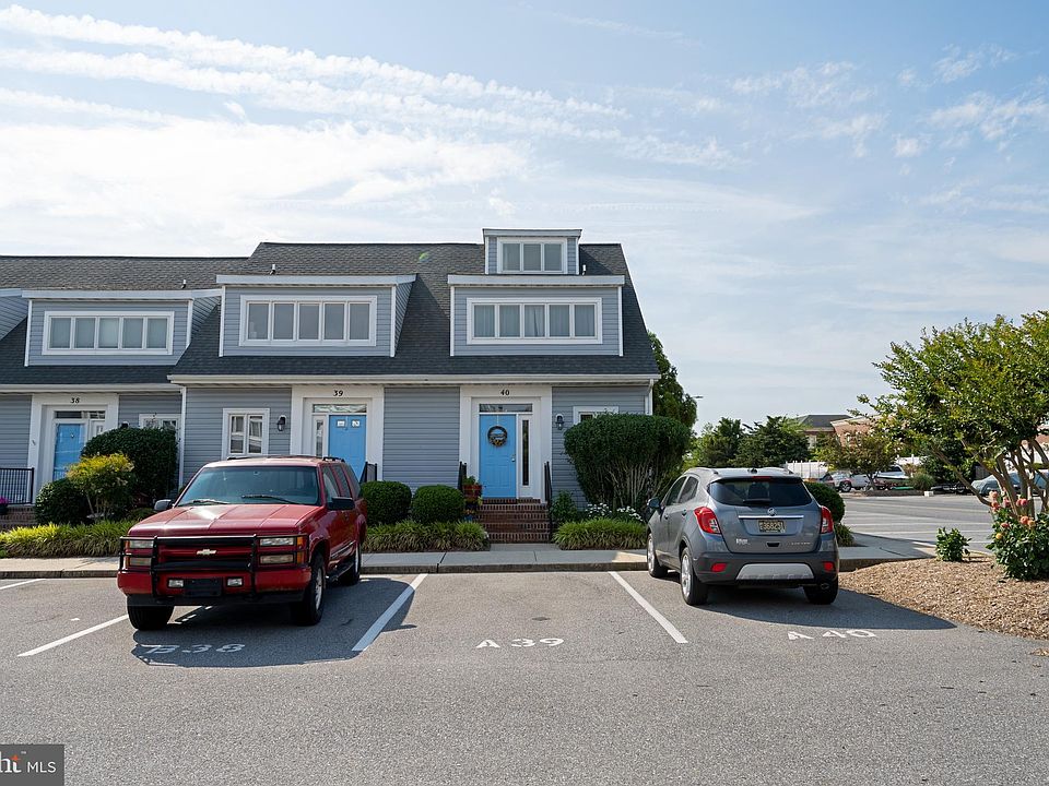 1st image of 40 Henlopen Gdns #40