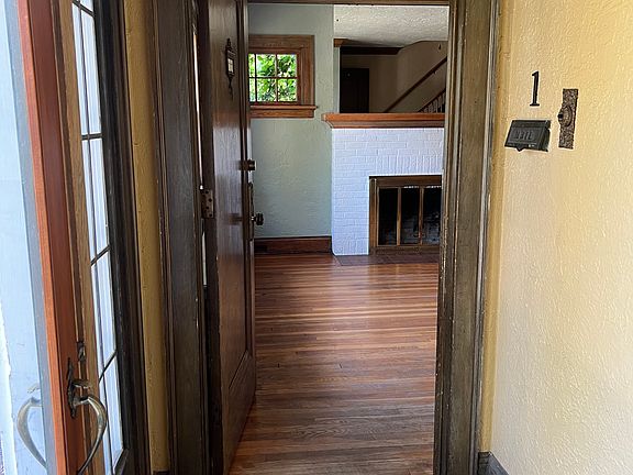 4th image of 2021 E 1st St #1