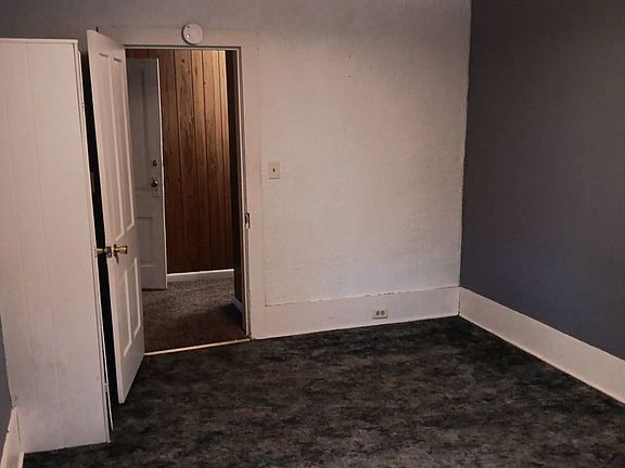 5th image of 602 W 2nd St