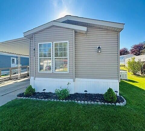 2nd image of 411 Woodview Dr