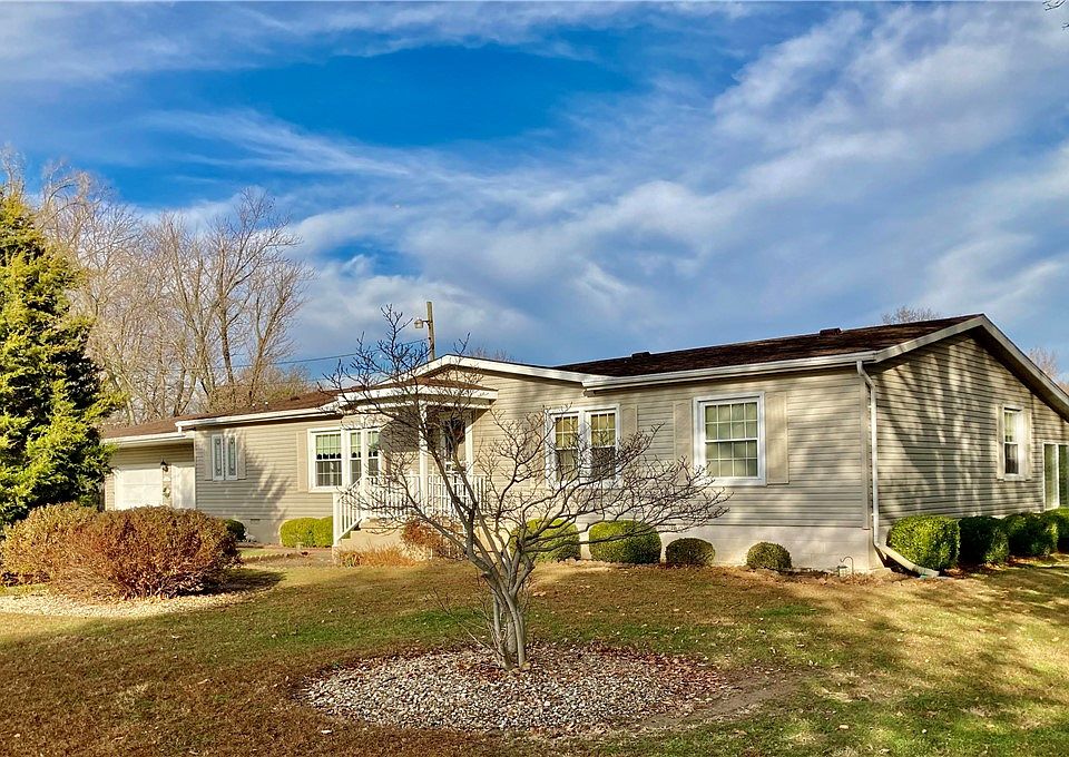 208 E Main St, Willow Hill, IL 62480 Zillow