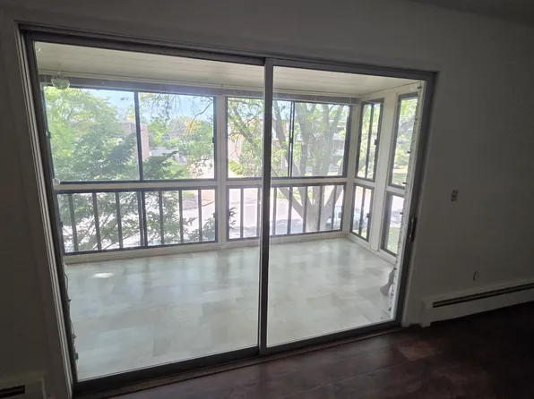 6305 York Ave S APT 301, Edina, MN 55435